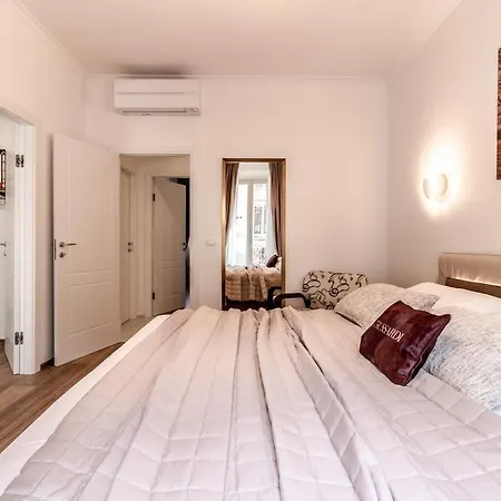 Rizzoli Luxury Towers View * Μπολόνια
