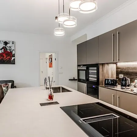 Διαμέρισμα Rizzoli Luxury Towers View *